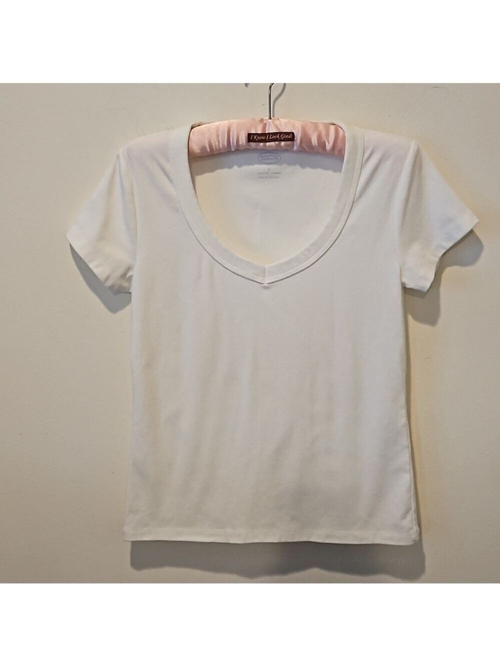 TALBOTS WOMEN'S WHITE V-NECKLINE SHORT SLEEVED T-SHIRT SIZE SMALL